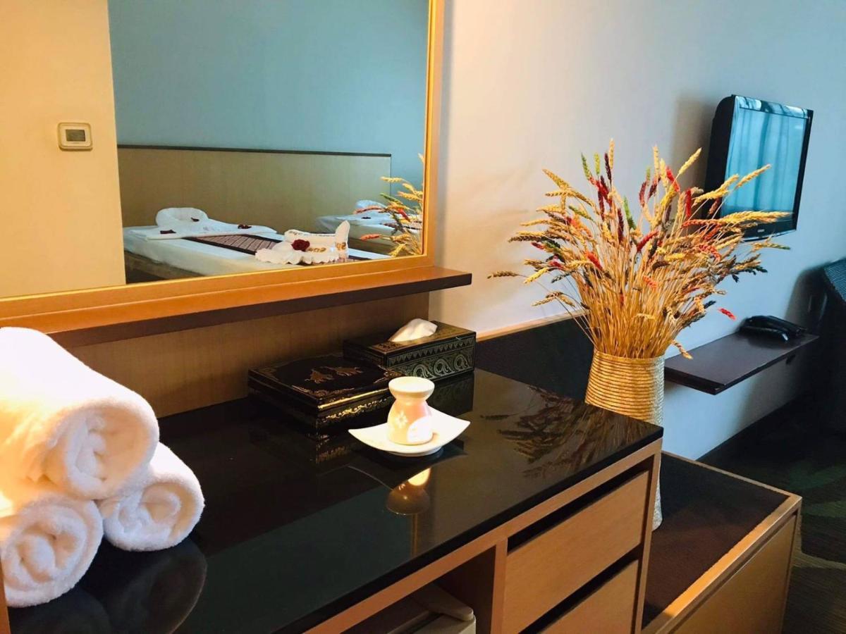 Summit Parkview Yangon Hotel Bagian luar foto