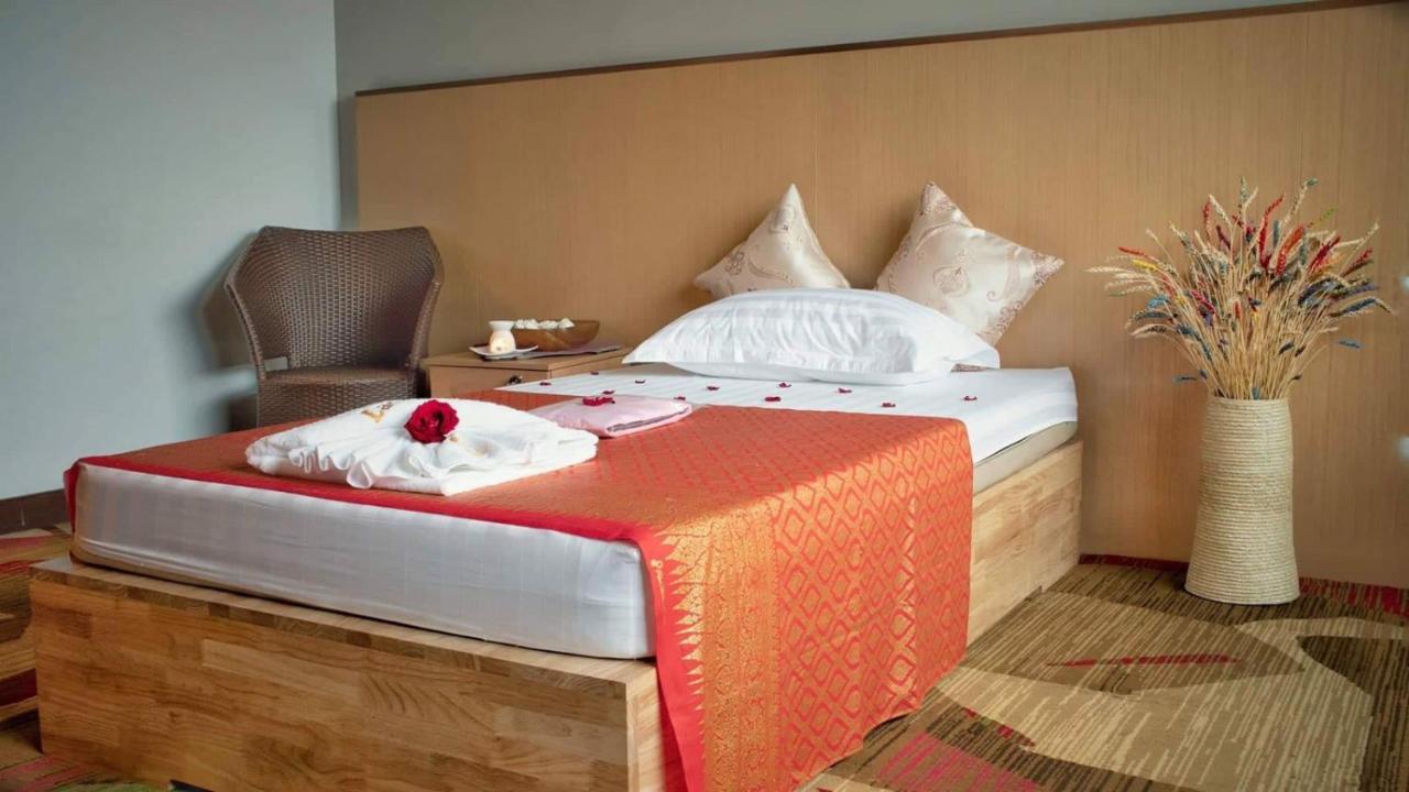 Summit Parkview Yangon Hotel Bagian luar foto