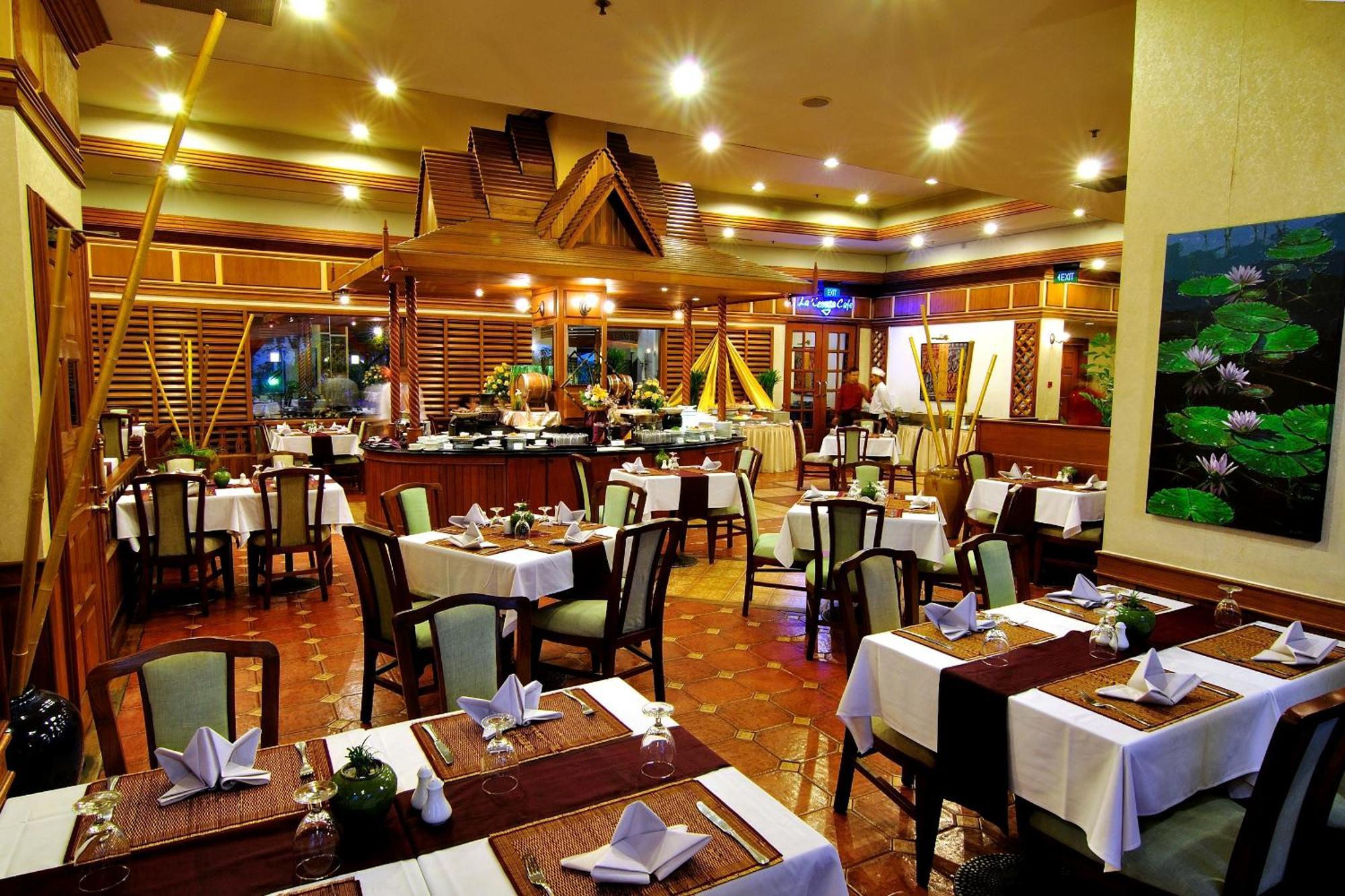 Summit Parkview Yangon Hotel Bagian luar foto