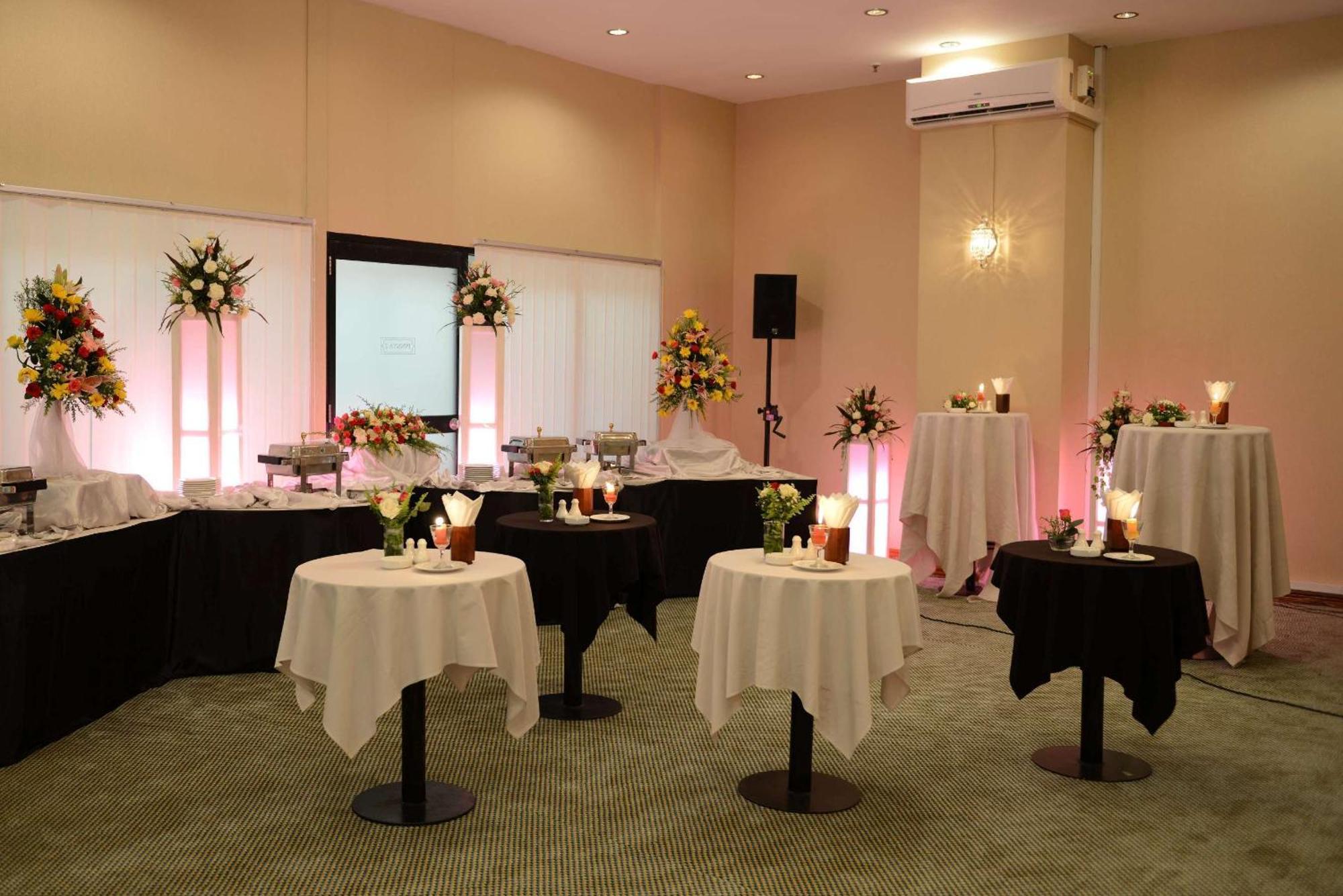 Summit Parkview Yangon Hotel Bagian luar foto