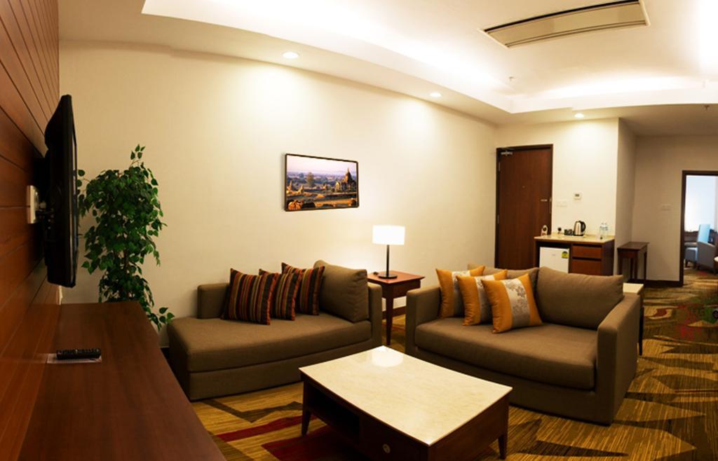 Summit Parkview Yangon Hotel Bagian luar foto