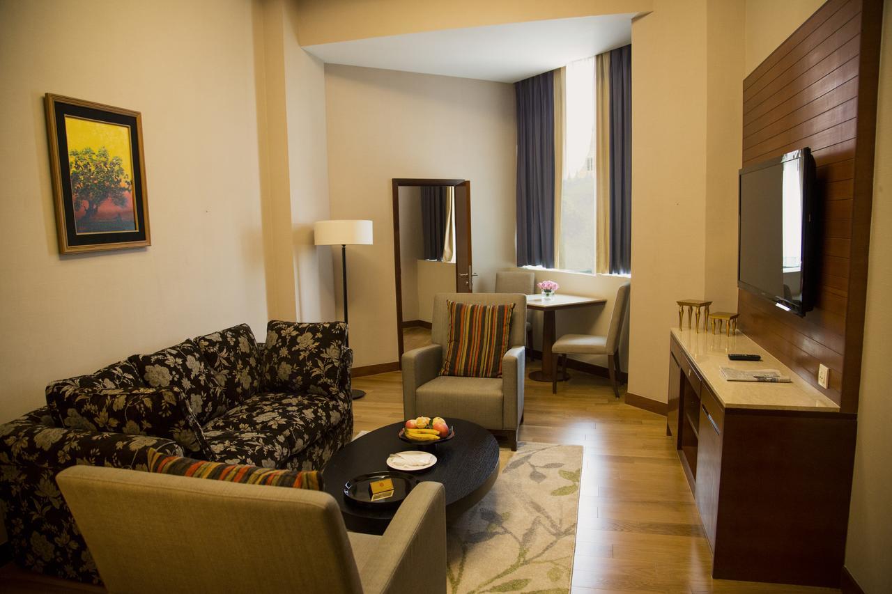 Summit Parkview Yangon Hotel Bagian luar foto