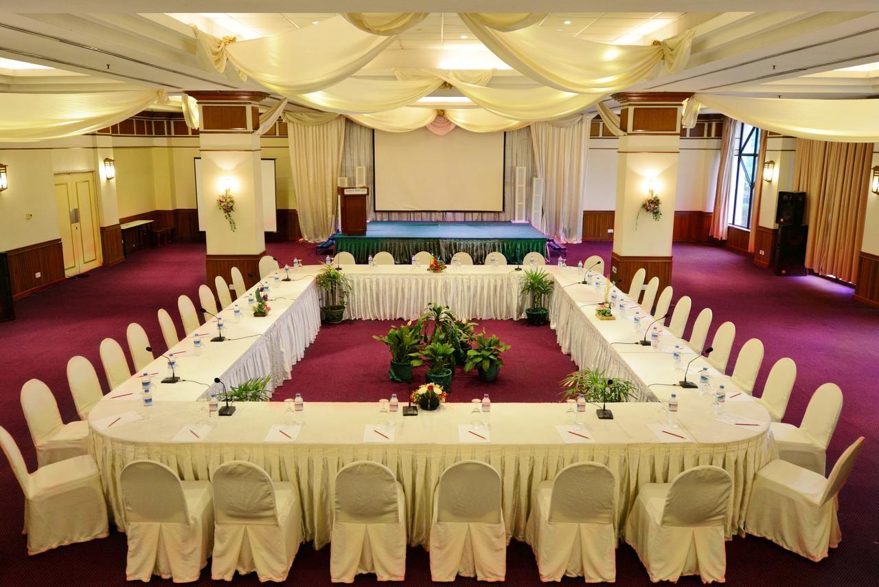 Summit Parkview Yangon Hotel Bagian luar foto