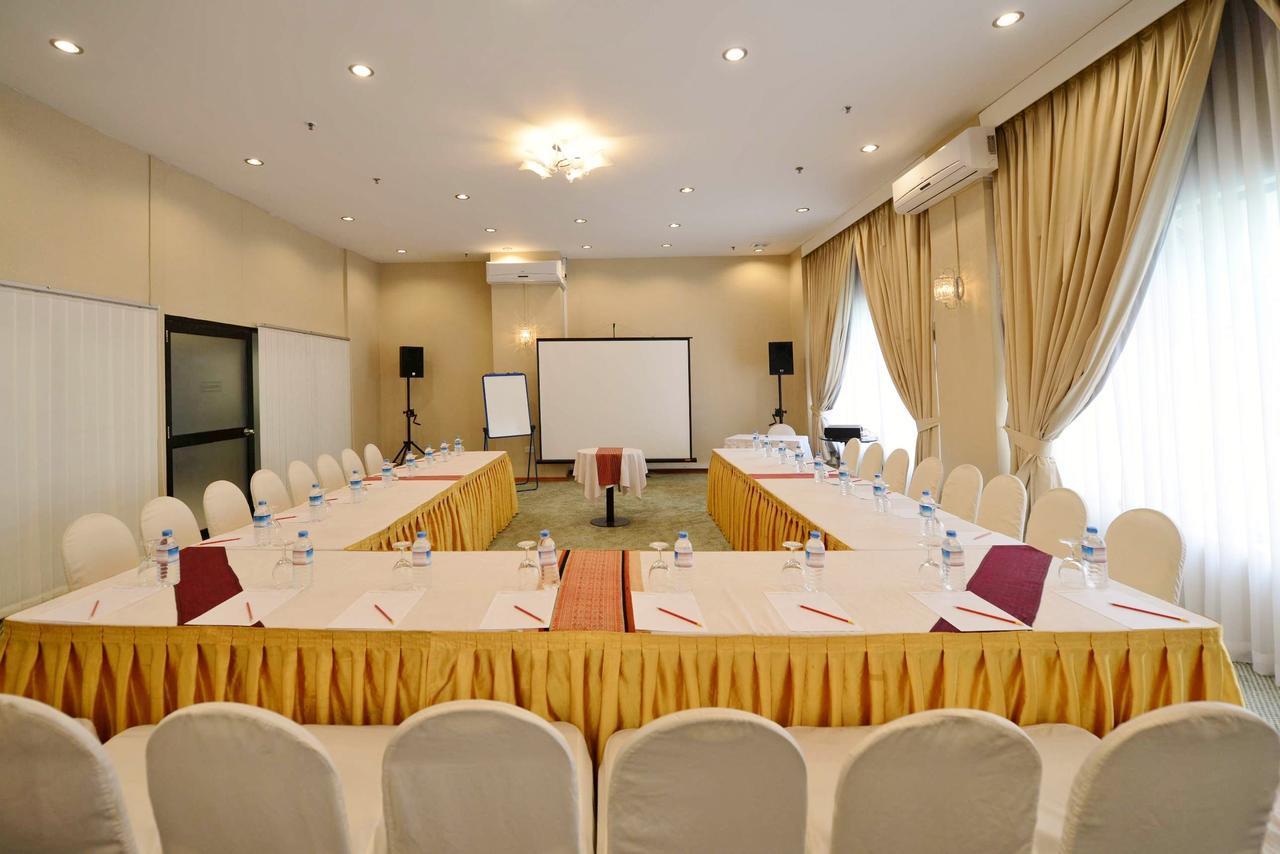Summit Parkview Yangon Hotel Bagian luar foto